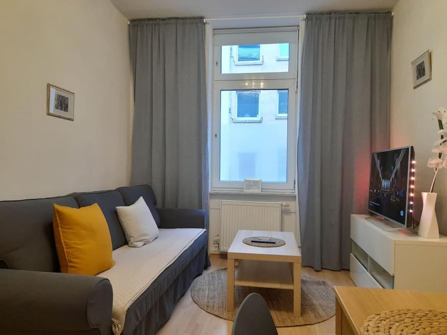 Zwei-Zimmer Wohnung In Wiesbadens Westend Экстерьер фото